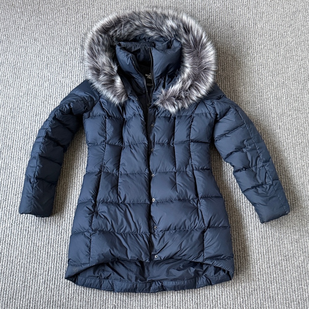 The North Face Dealio Down Parkina Parka with Gray Faux Fur Trim, Size S